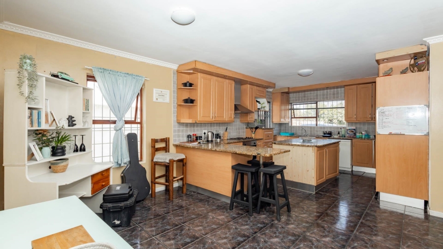 3 Bedroom Property for Sale in Parklands Western Cape